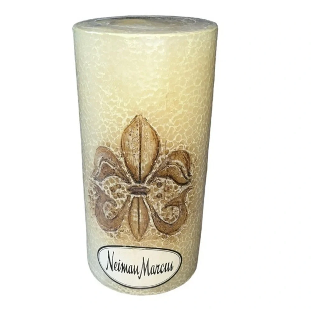 NWT Neiman Marcus Fleur De Lis Beewax Candle